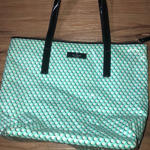 Med size new Kate spade bag with matching clutch - Picture 2 of 4